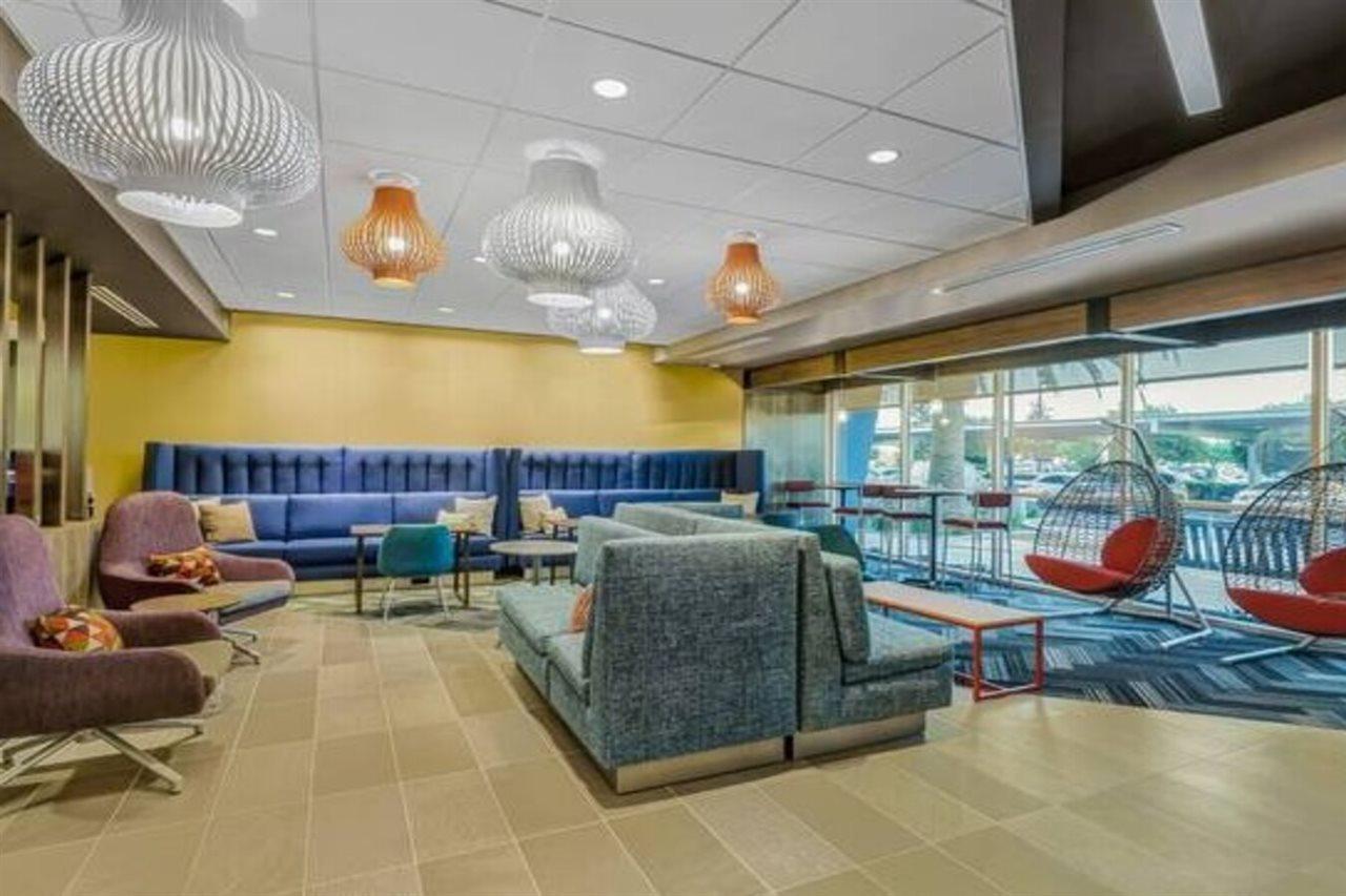 Tru By Hilton Lathrop Hotel Ngoại thất bức ảnh