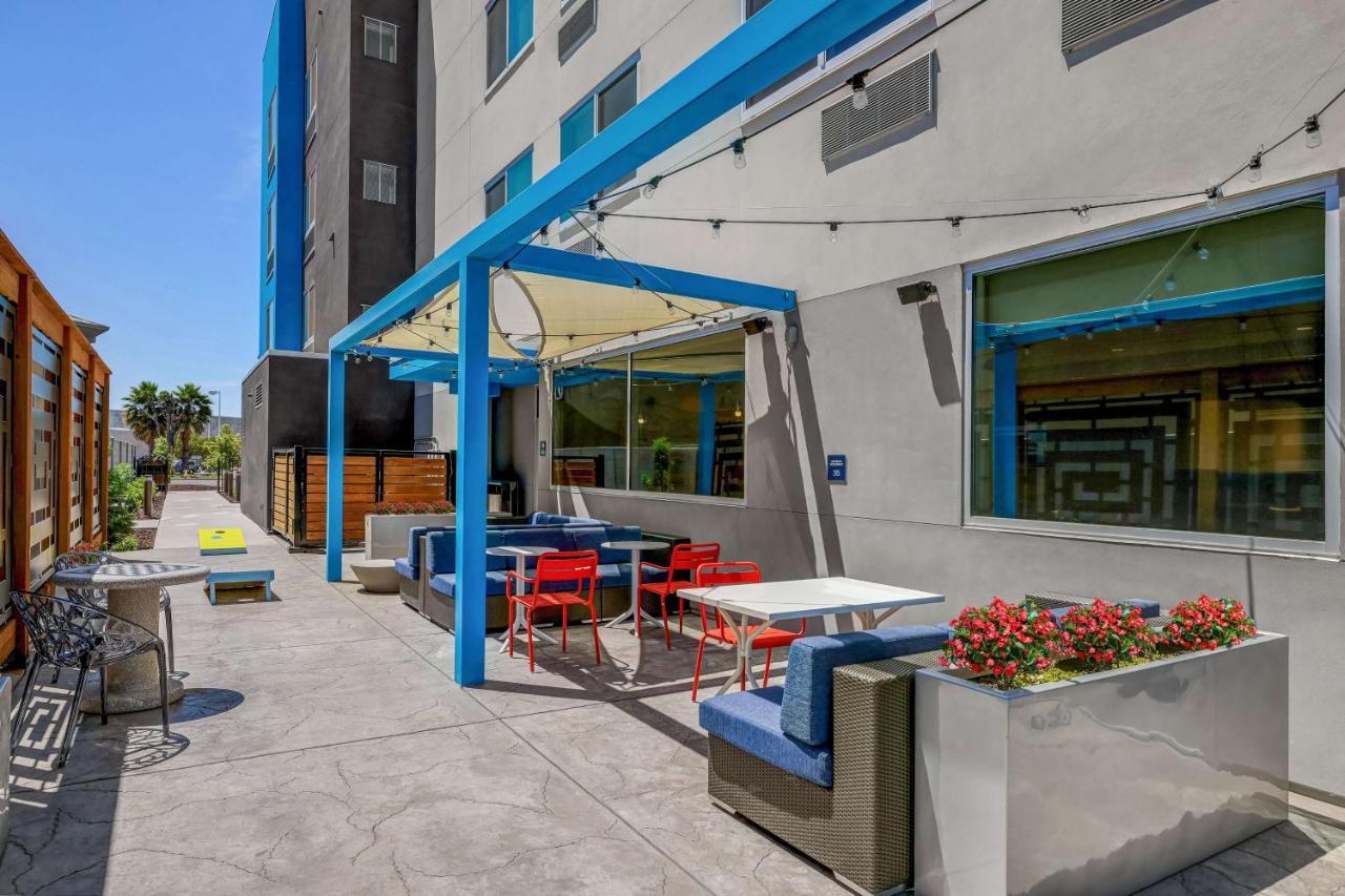 Tru By Hilton Lathrop Hotel Ngoại thất bức ảnh