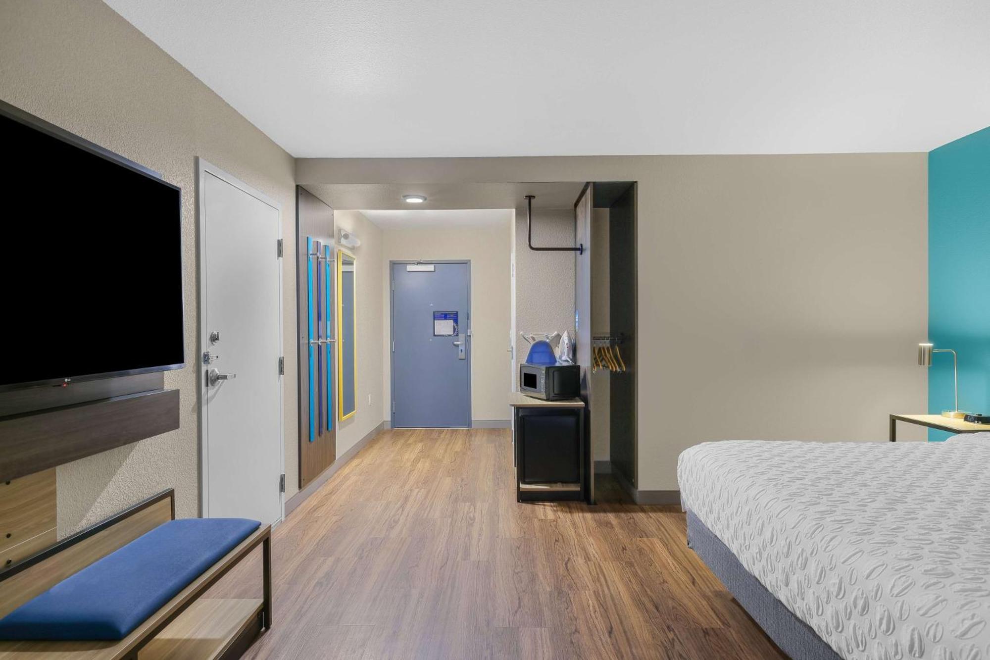 Tru By Hilton Lathrop Hotel Ngoại thất bức ảnh
